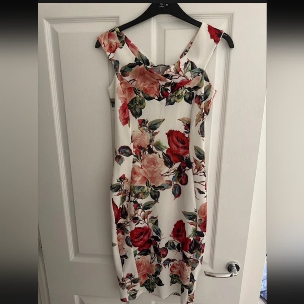 Chic Floral Midi Dress - Red and Cream